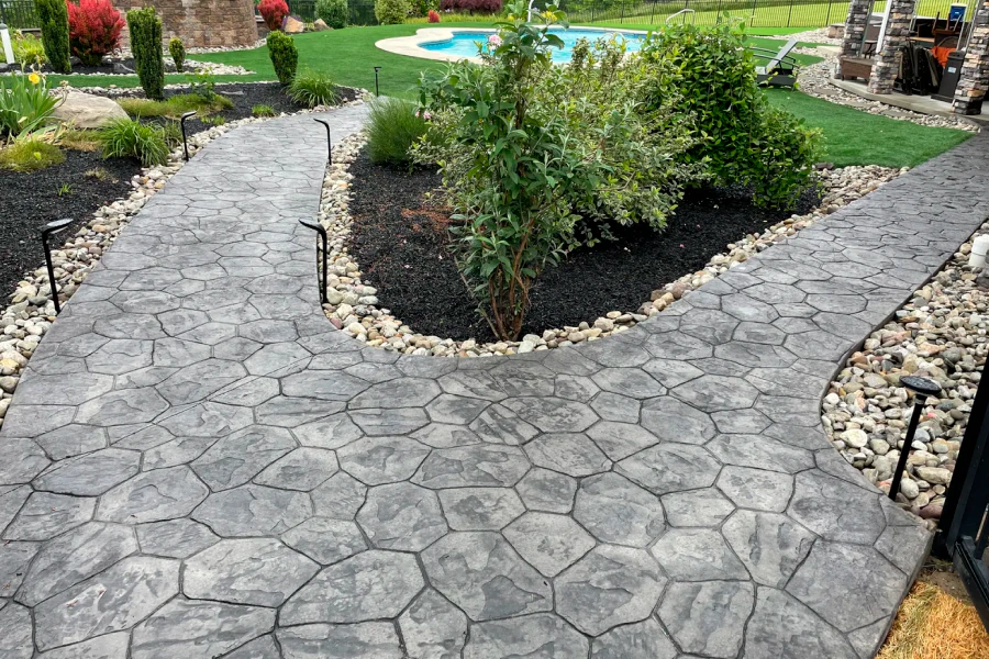 custom paths and patios service